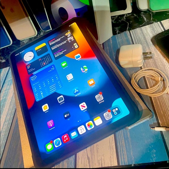 Apple Other - APPLE iPad Air 4th Generation with WI-FI & Cellular